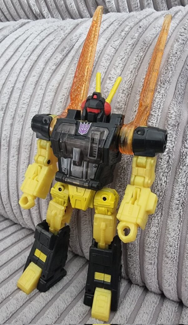 Transformers Legacy Buzzworthy Bumblebee Creatures Collide 4 Pack Image  (7 of 30)